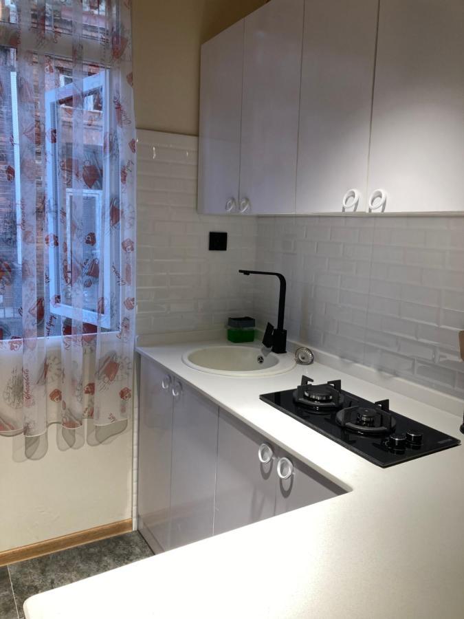 Apartment Kostava 10 バトゥーミ エクステリア 写真